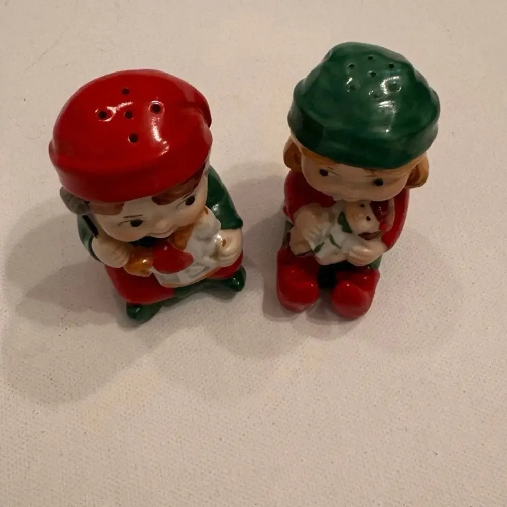 Vintage Avon Santa's Helpers 1983 Salt & Pepper Shakers No Box